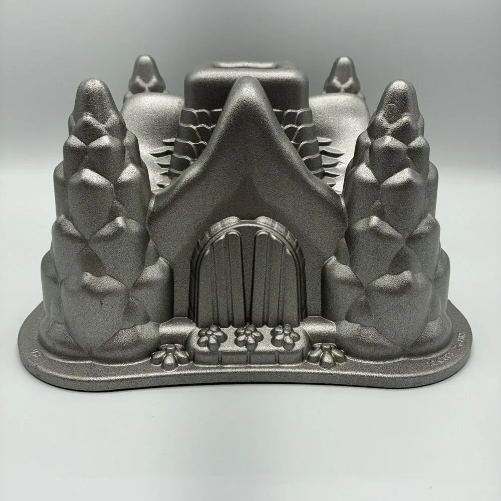 Nordic Ware Fairy Tale Cottage Bundt Cake Pan Heavy Cast Aluminum 10 Cup Castle
